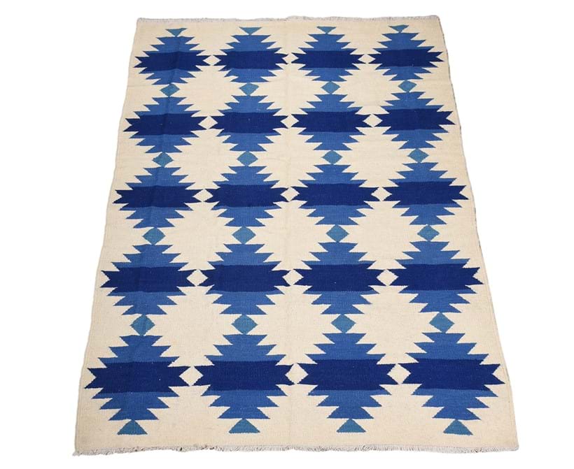 Inline Image - A Swedish flat woven Kilim carpet, contemporary | Est. £300-500 (+ fees)