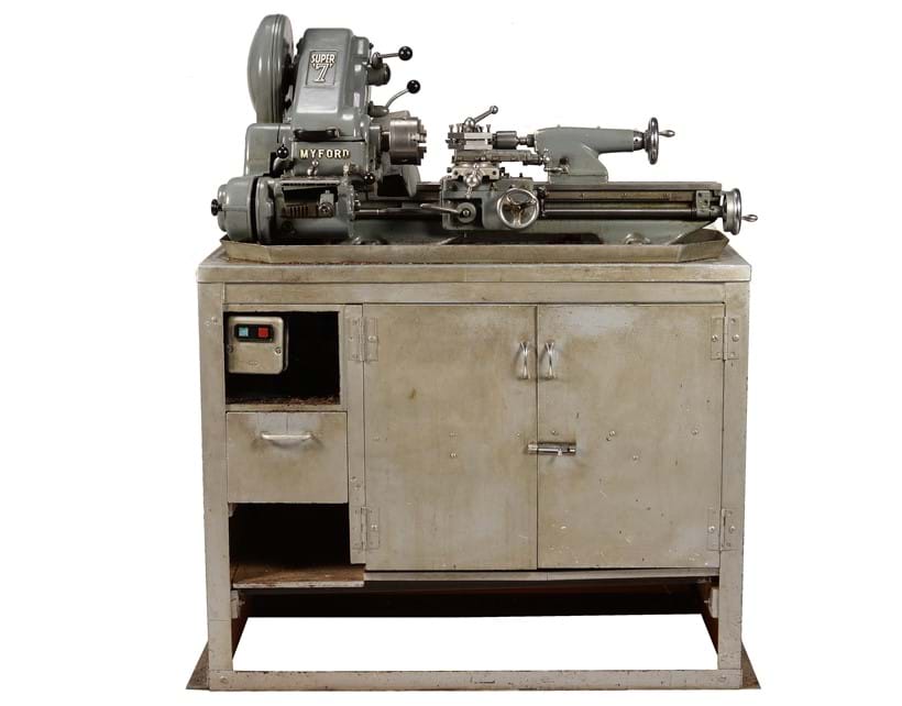 Inline Image - Lot 98: A single phase Myford Super 7b Model Engineers lathe on stand | Est. £1,000-1,500 (+fees)