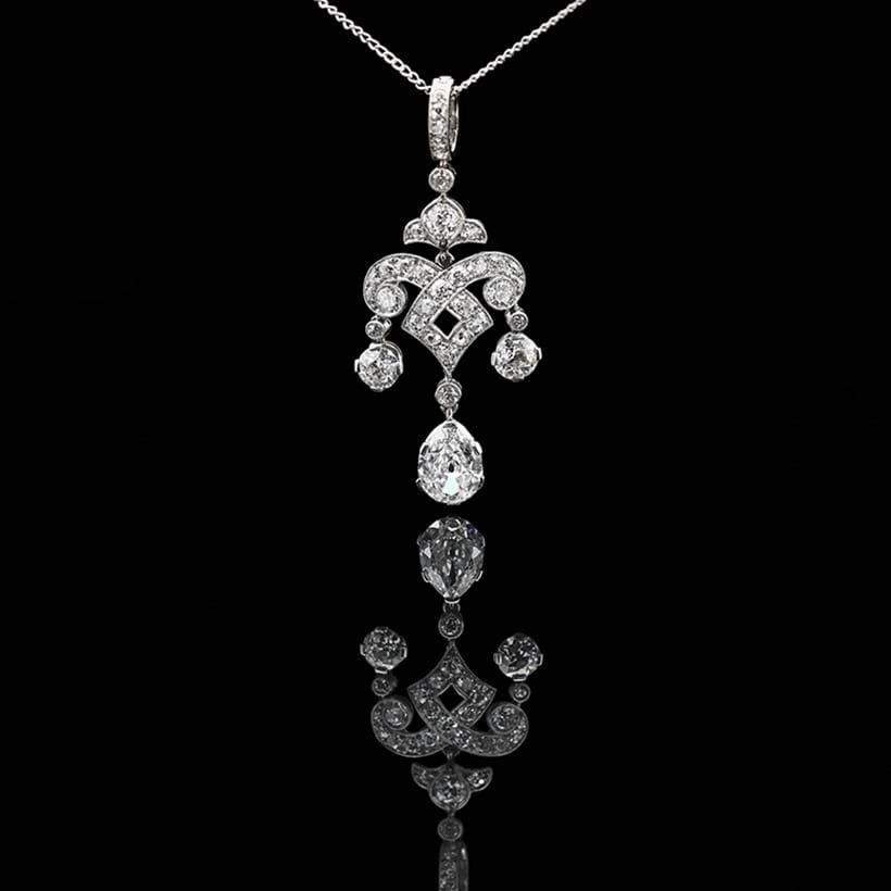 Inline Image - An early 20th century diamond pendant, circa 1920  | Est. £3,000-5,000 (+ fees)