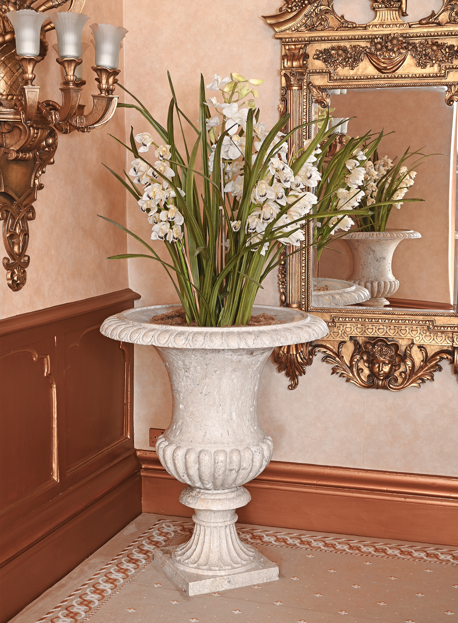 Inline Image - Lot 65: A pair of carved marble urns on plinths in Neo-classical taste, of recent manufacture | Est. £4,000-6,000 (+ fees)