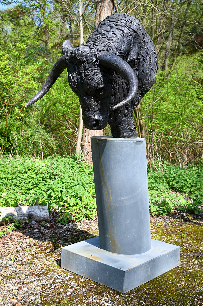 Inline Image - Lot 157: Hamish Mackie (British B. 1973), 'Bull Head', Bronze | Est. £8,000-12,000 (+ fees)