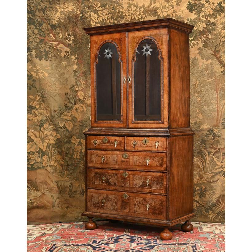 Inline Image - Lot 22: A fine William and Mary burr walnut, walnut and feather-banded cabinet, circa 1690 | Est. £12,000-18,000 (+ fees)