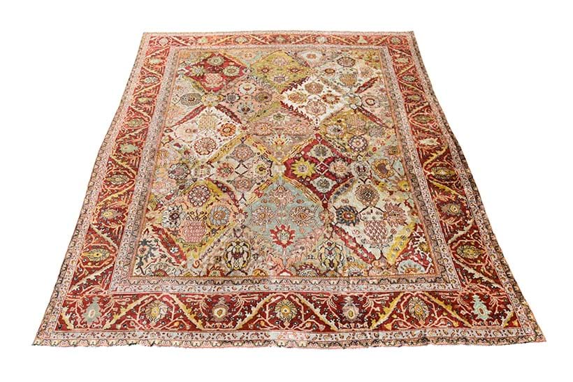 Inline Image - Lot 9: An antique Ziegler Mahal carpet, of 17th century Polonaise design, circa 1890 | Est. £10,000-15,000 (+ fees)