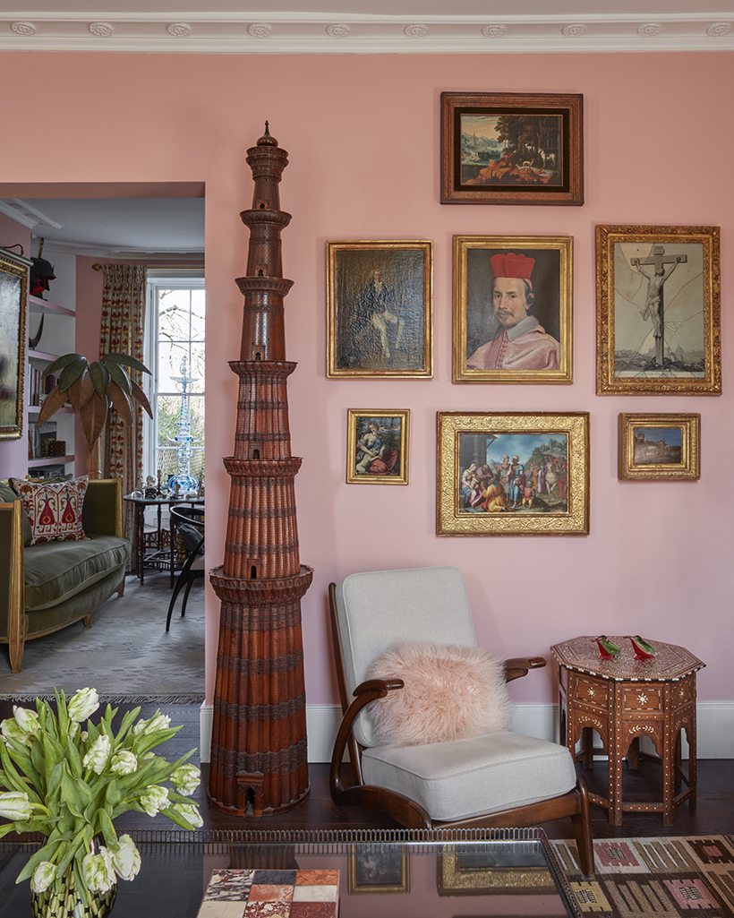 Inline Image - Interior of Count Manfredi della Gherardesca’s London home © James McDonald