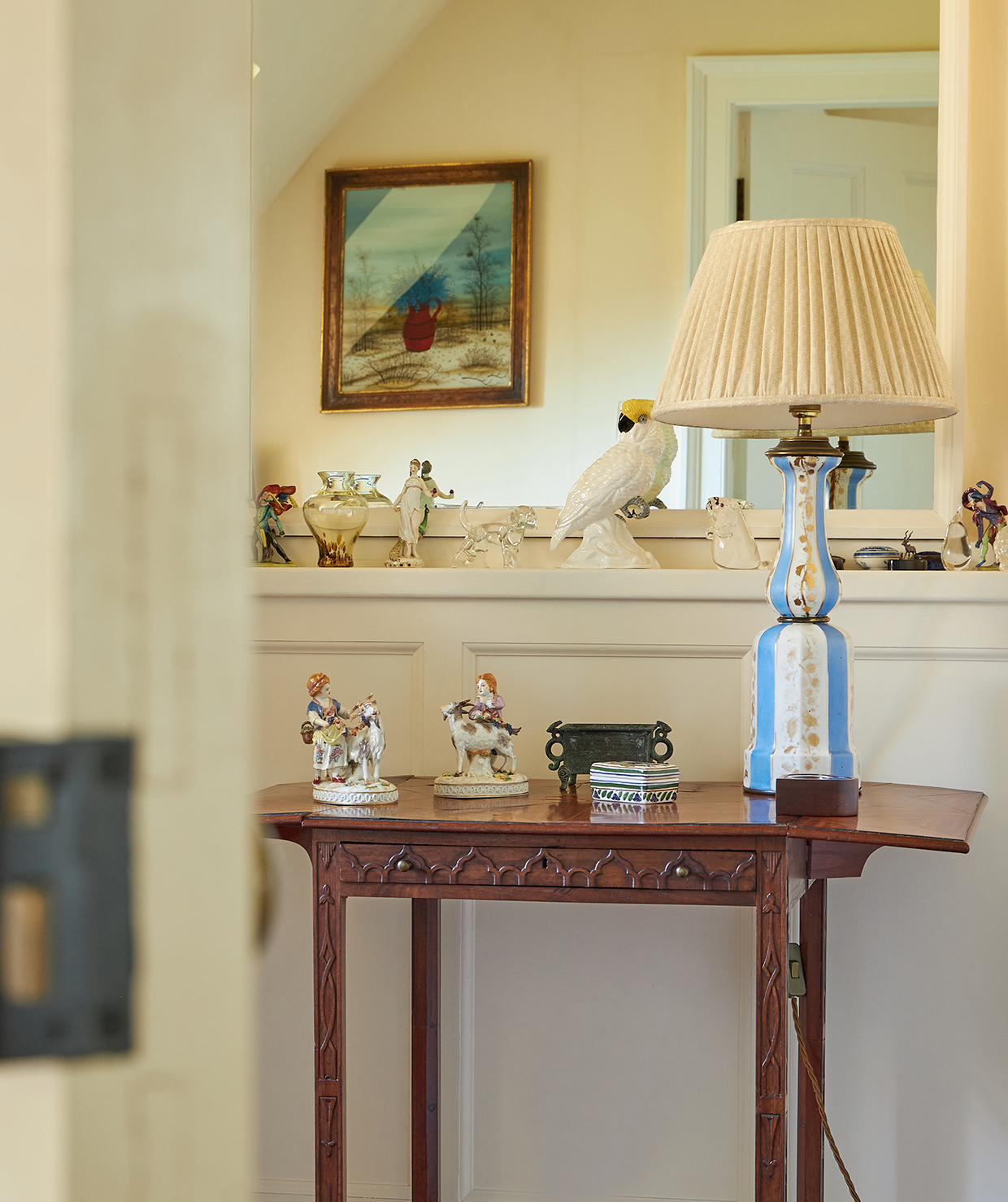 Inline Image - Lot 143: An early George III sabicu Pembroke table, attributable to Henry Hill of Marlborough, circa 1760 | Est. £1,200-1,800 (+ fees)