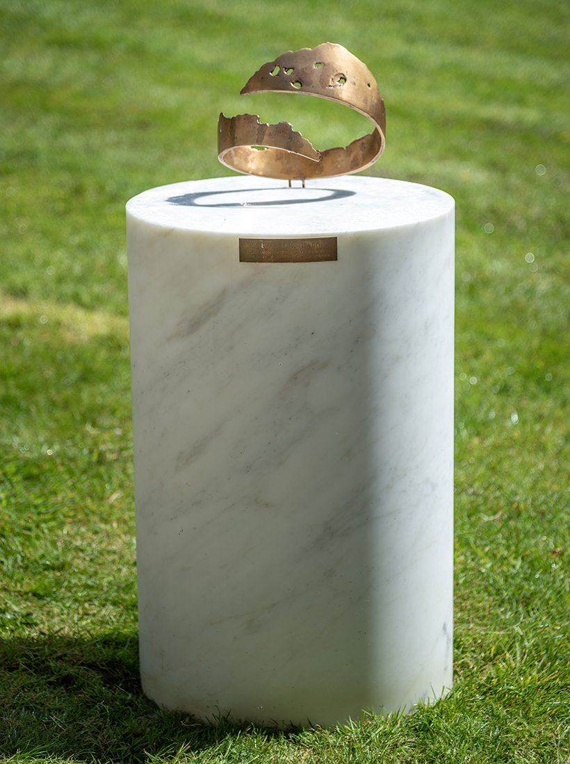 Inline Image - Lot 49: Angela Conner (British B. 1935), ‘Five O'clock Shadow’, Bronze with a gold patina on a marble base | Est. £2,000-3,000 (+ fees)