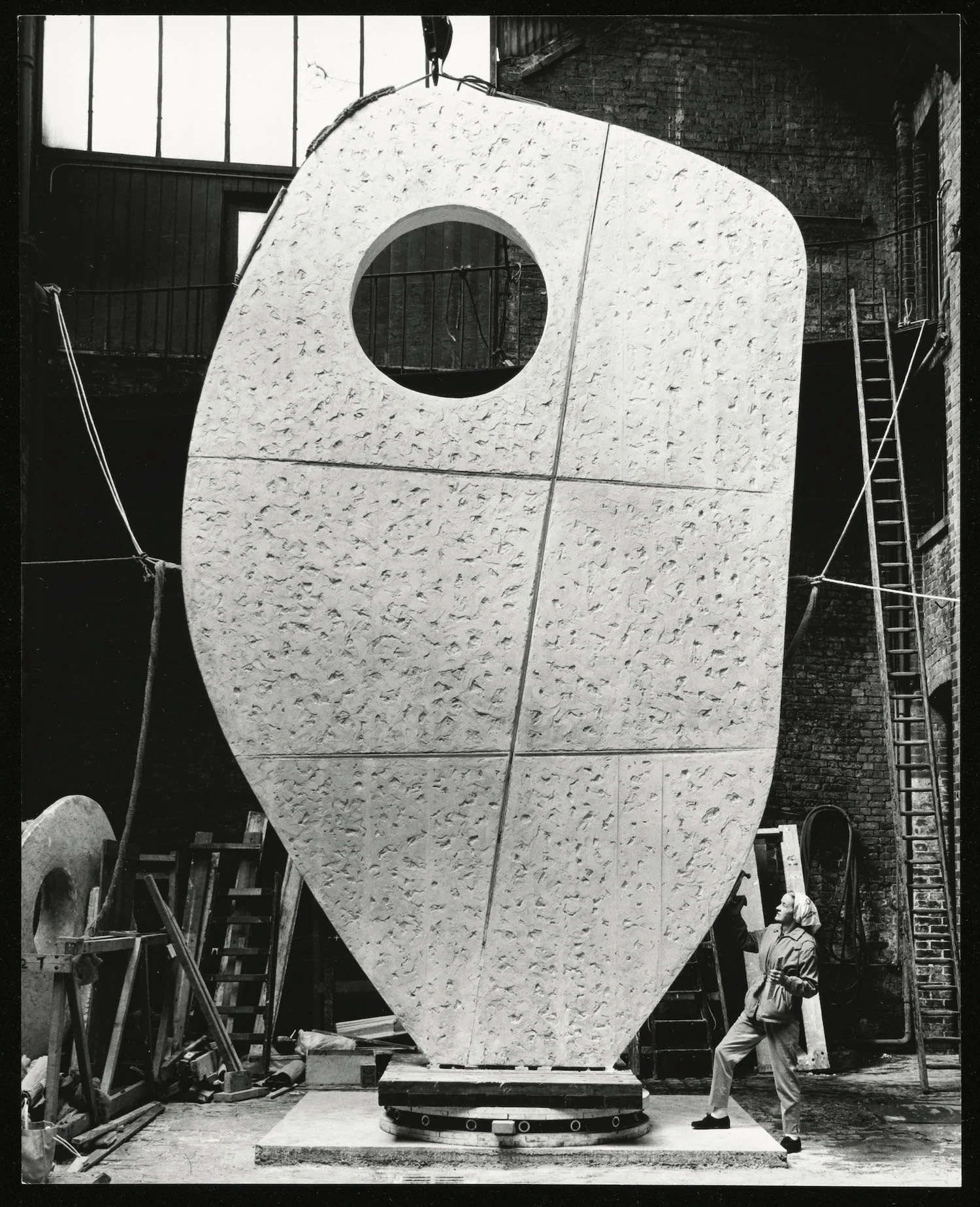 Inline Image - © Bowness _ Barbara Hepworth with the plaster prototype for the United Nations Single Form May 1963, Photo by Morgan Wells