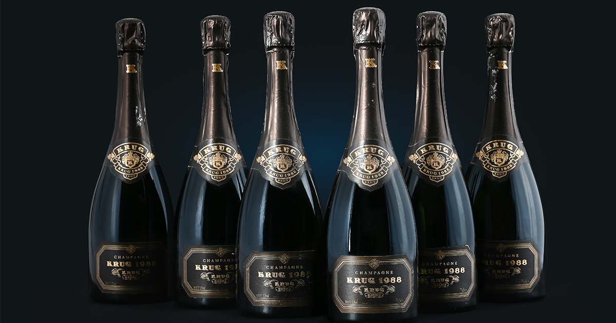 邦楽 Champagne Provocation to Noble Artists Bequest Etched Brass Champagne Glasses | Lair Living, luxury