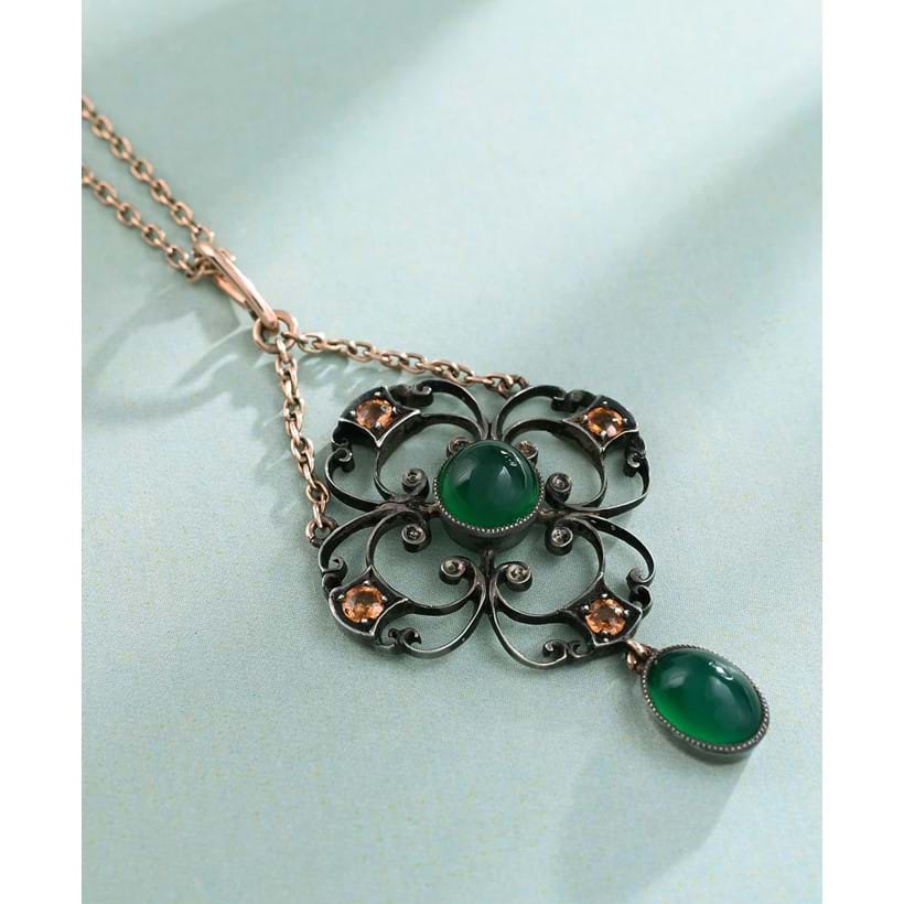 Inline Image - Lot 10: Child & Child, a garnet and Chrysoprase pendant necklace, circa 1900 | Est. £400-600 (+ fees)