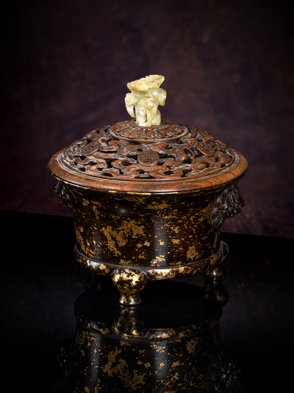 Inline Image - Lot 40: A rare Chinese gilt-splashed bronze tripod censer, 17th century, fan zhan lu | Est. £8,000-12,000 (+ fees)