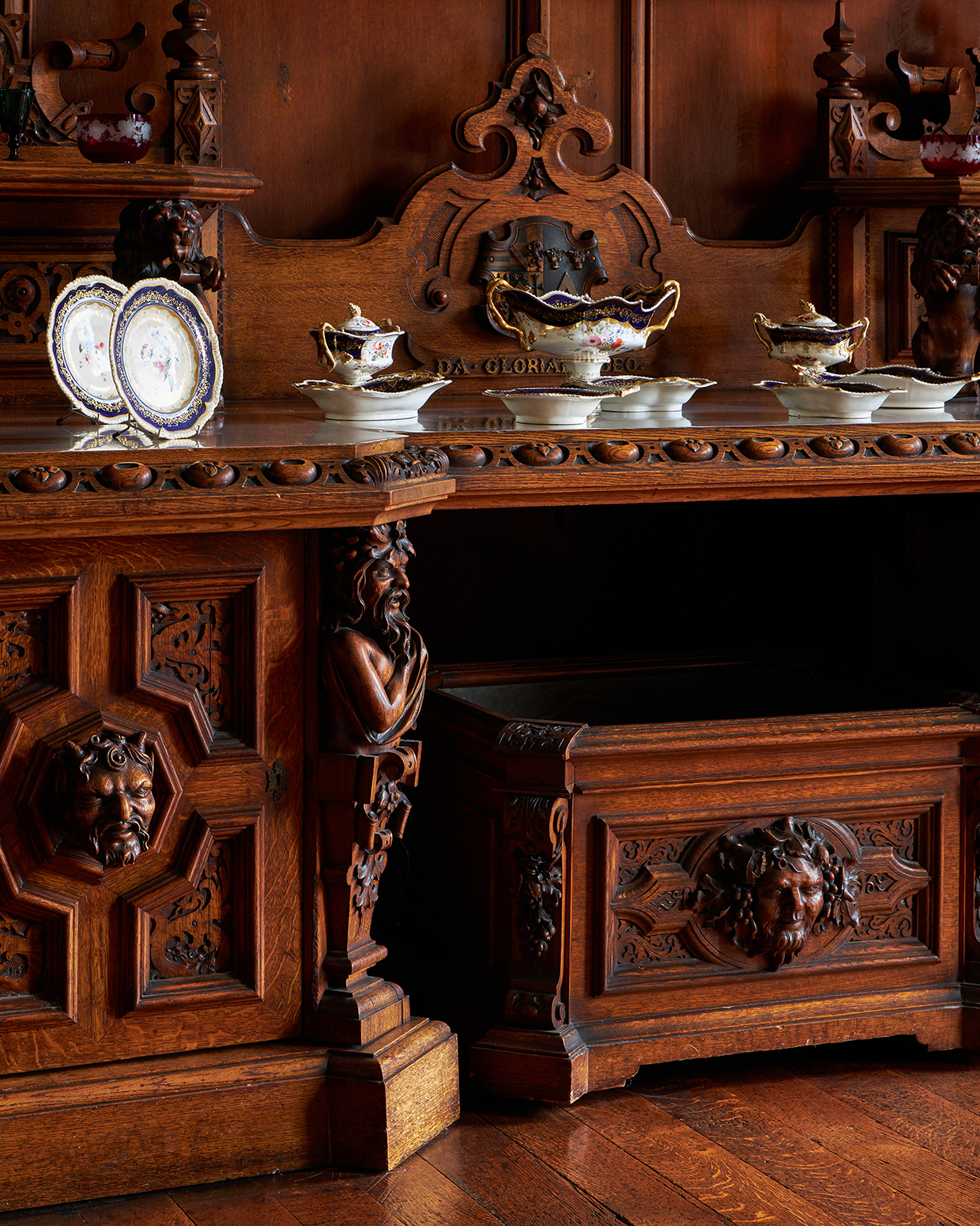 Inline Image - A suite of oak furniture emblazoned with the Legh crest and made with oak from the estate (Lots 197, 228, 230 & 234)