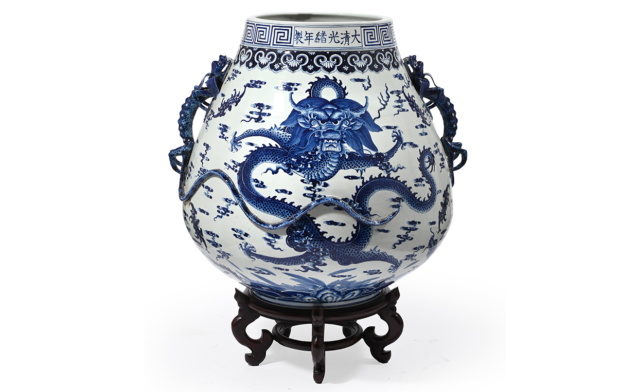 Lot 614 - A very large Chinese blue and White jar in Ming style.jpg