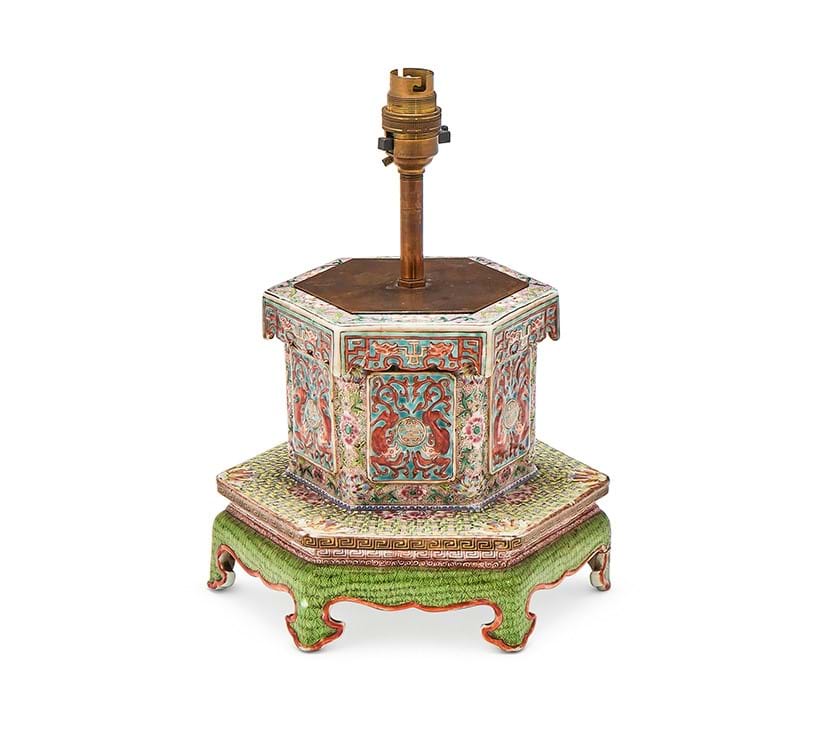 Inline Image - Lot 269: A Chinese Famille Rose octagonal brushpot, Yongzheng | Est. £2,000-3,000 (+ fees)