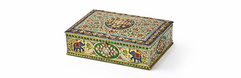 Inline Image - Lot 530: An enamel gold coloured gem-set and diamond box, possibly Jaipur, 19th century | Sold for £47,700