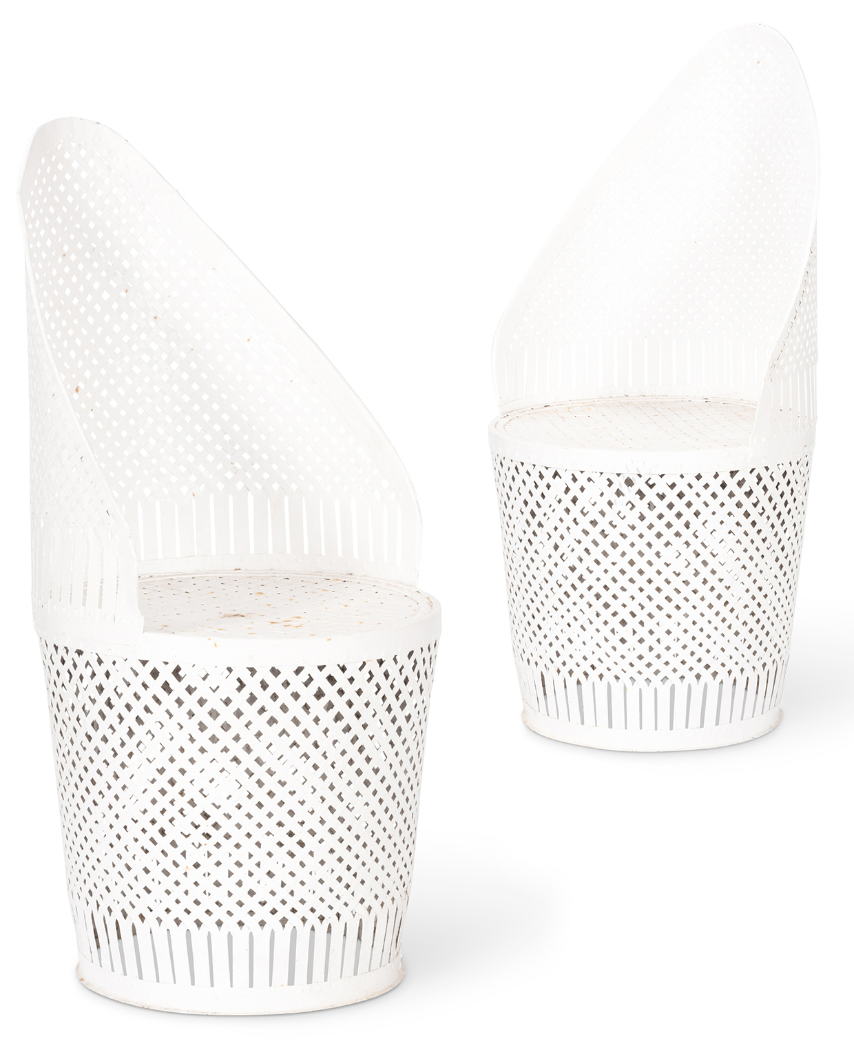 Inline Image - A pair of white painted metal garden seats, probably American, 20th century | Est. £500-800 (+ fees)