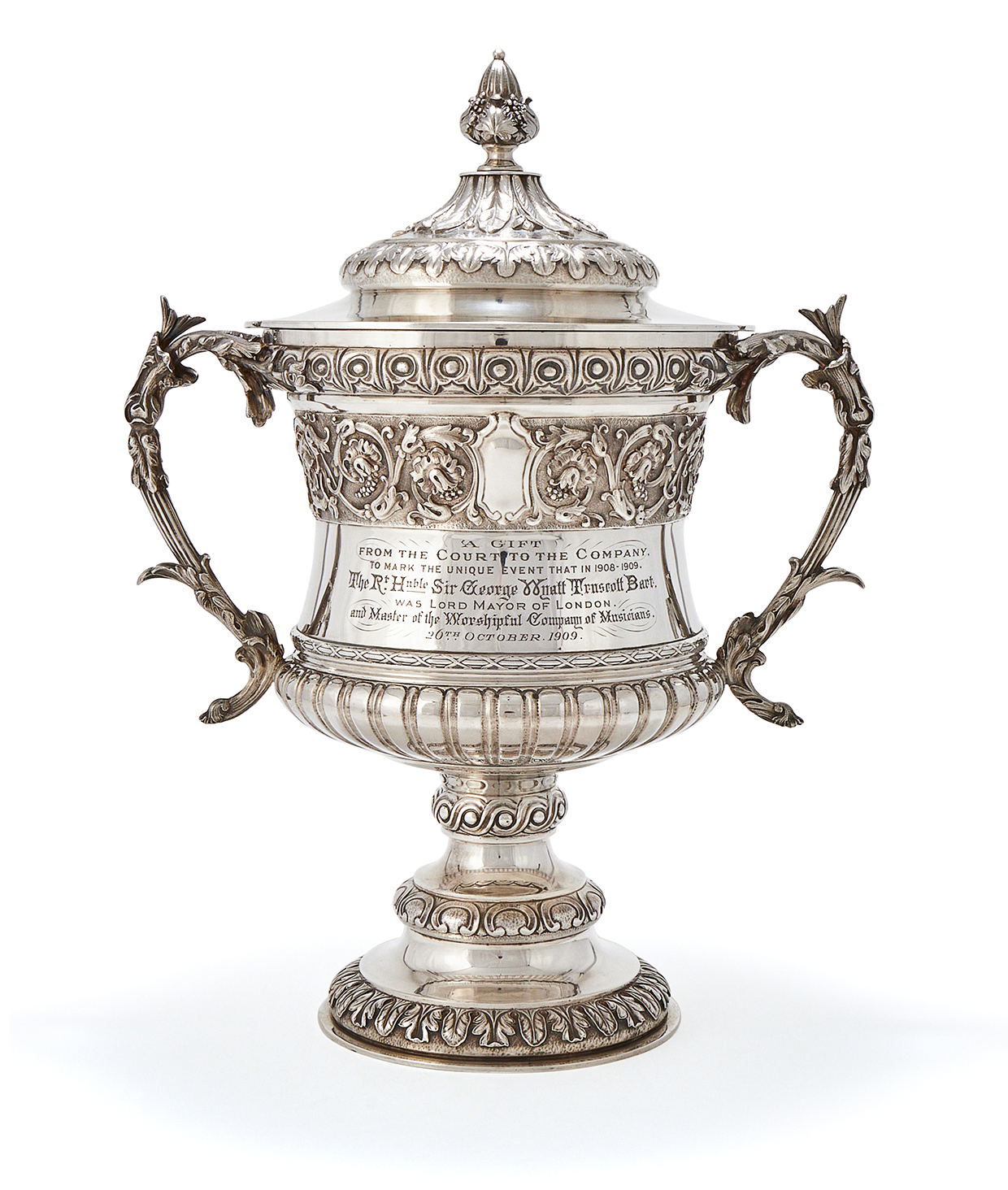 Inline Image - Lot 158: An Edwardian silver cup and cover, Franky Hyams Ltd., London 1905 | Est. £2,500-3,500 (+ fees)