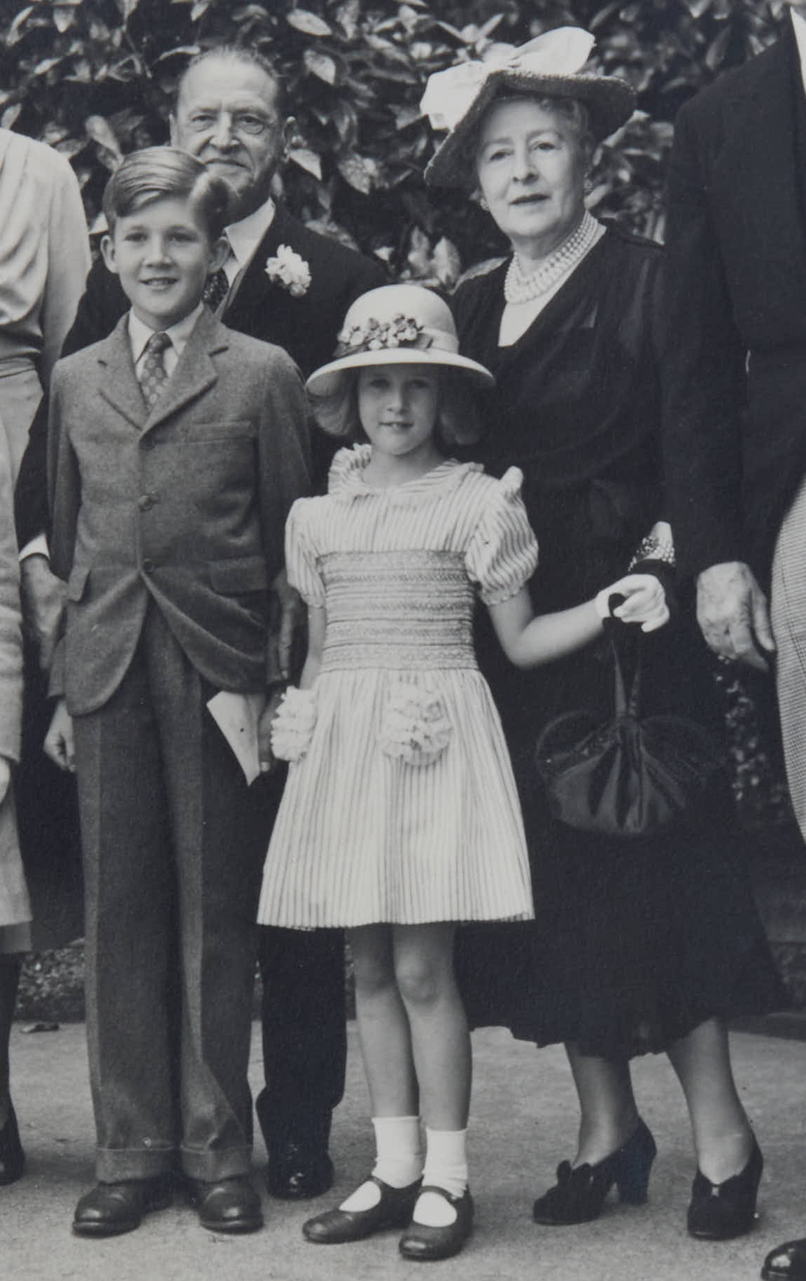 Inline Image - Syrie and (William) Somerset Maugham, with their grandchildren, Nicolas and Camilla