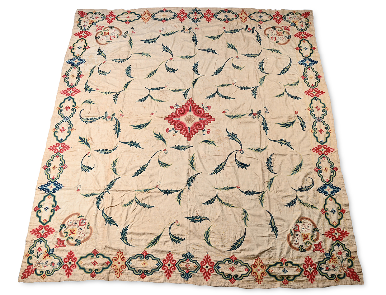 Lot 22 - AN ENGLISH CREWEL WORK BED HANGING.jpg