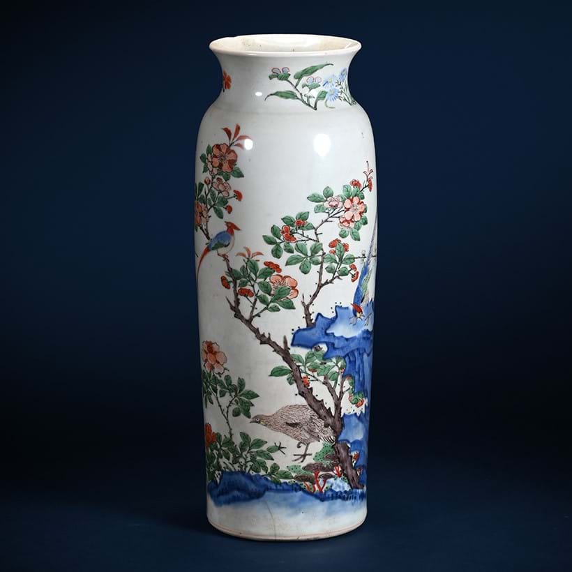 Inline Image - Lot 162: A rare Chinese Wucai sleeve vase, Shunzhi Period (1644-1661) | Sold for £25,400