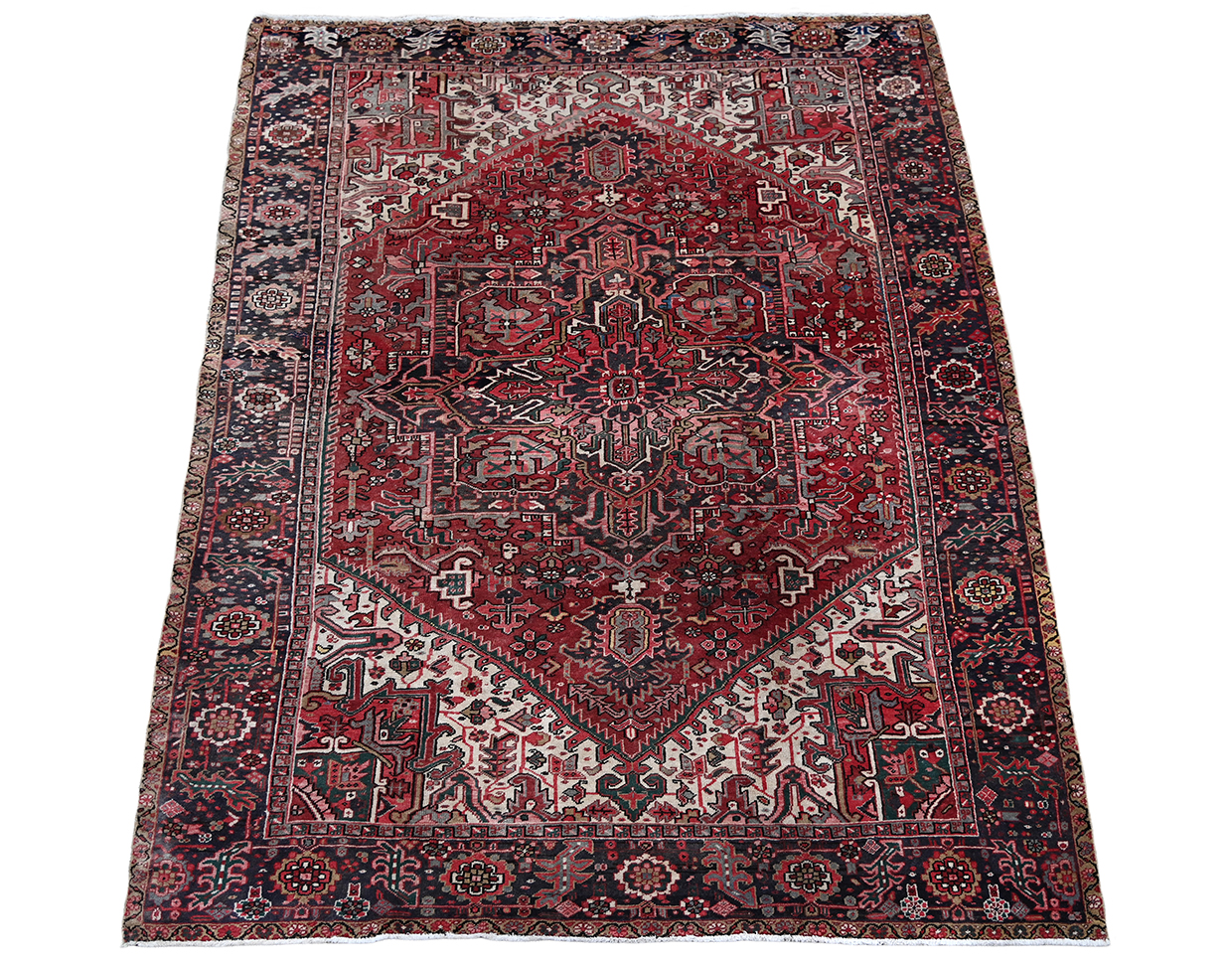 Lot 1175 - AN HERIZ CARPET.jpg