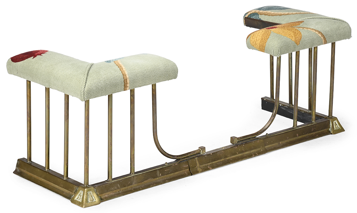 Lot 1192 - AN ART NOUVEAU BRASS CLUB FENDER, EARLY 20TH CENTURY AND LATER.jpg