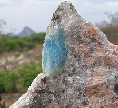 Inline Image - Brazilian aquamarine as seen it its natural state