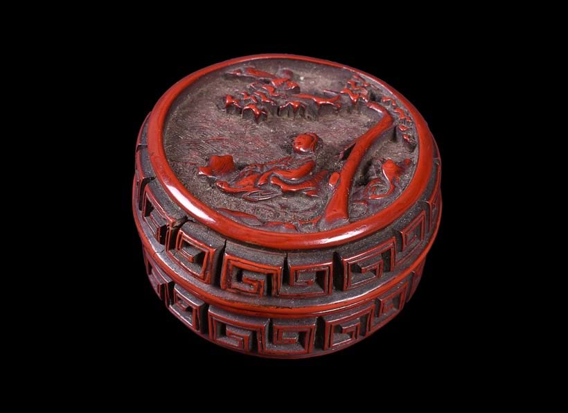 Inline Image - Lot 354: A small Chinese cinnabar lacquer circular box and cover, Ming Dynasty, 16-17th century Est. £3,000-4,000 (+fees)