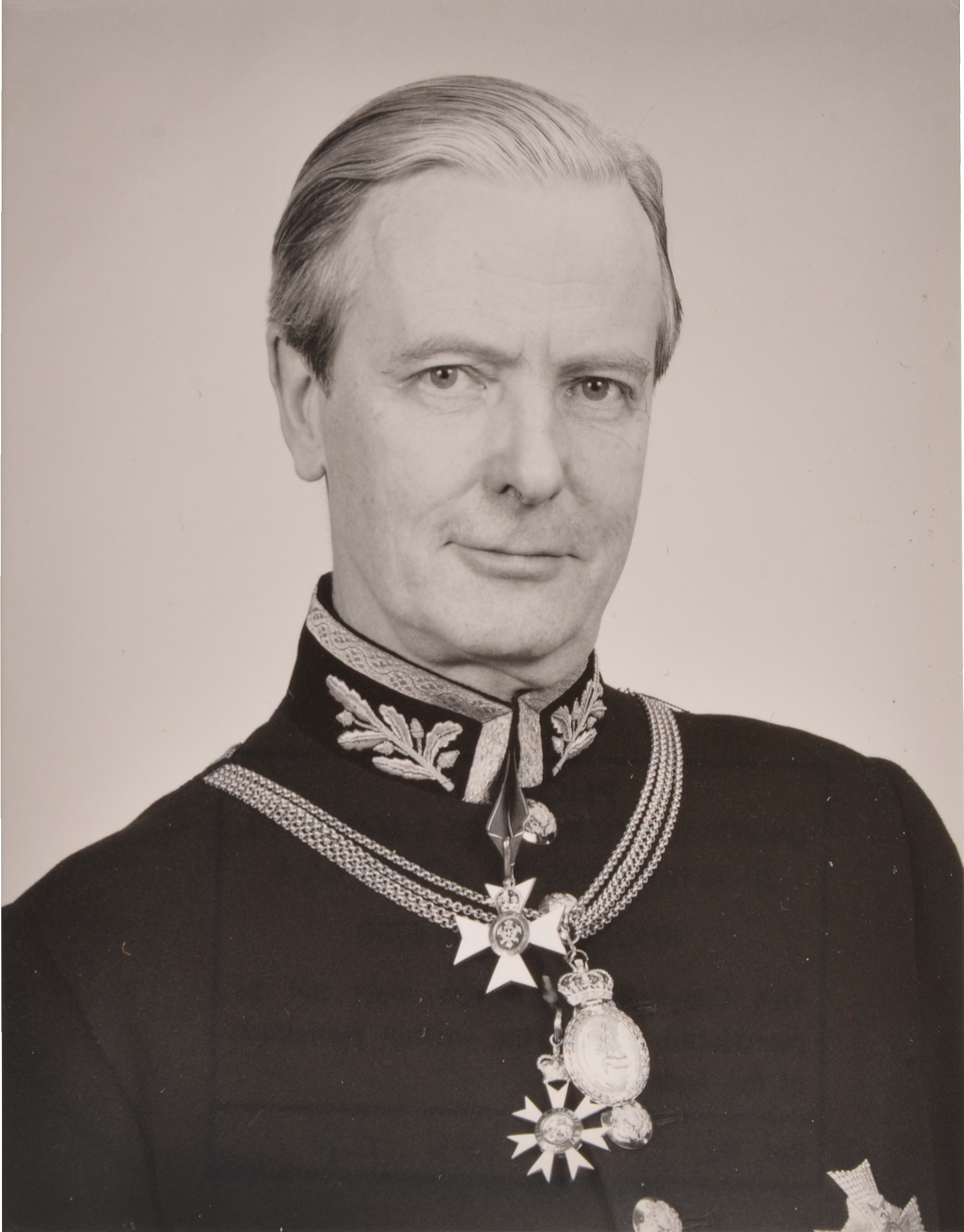 Inline Image - Eustace Gibbs, 3rd Baron Wraxall, KCVO, CMG (1929-2017)