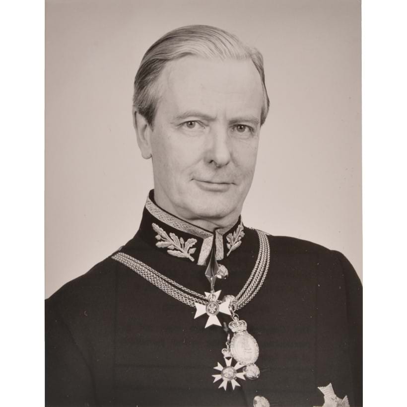 Inline Image - Eustace Gibbs, 3rd Baron Wraxall, KCVO, CMG (1929-2017)