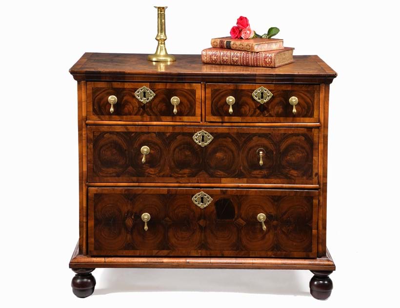 Inline Image - LOT 5: A WILLIAM & MARY OLIVEWOOD OYSTER VENEERED AND WALNUT BANDED CHEST OF DRAWERS, CIRCA 1690 | EST. £4,000-6,000 (+FEES)
