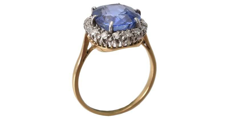 Inline Image - A natural Blue-Purple Colour Change Sapphire ring. Sold at Dreweatts for £4,000