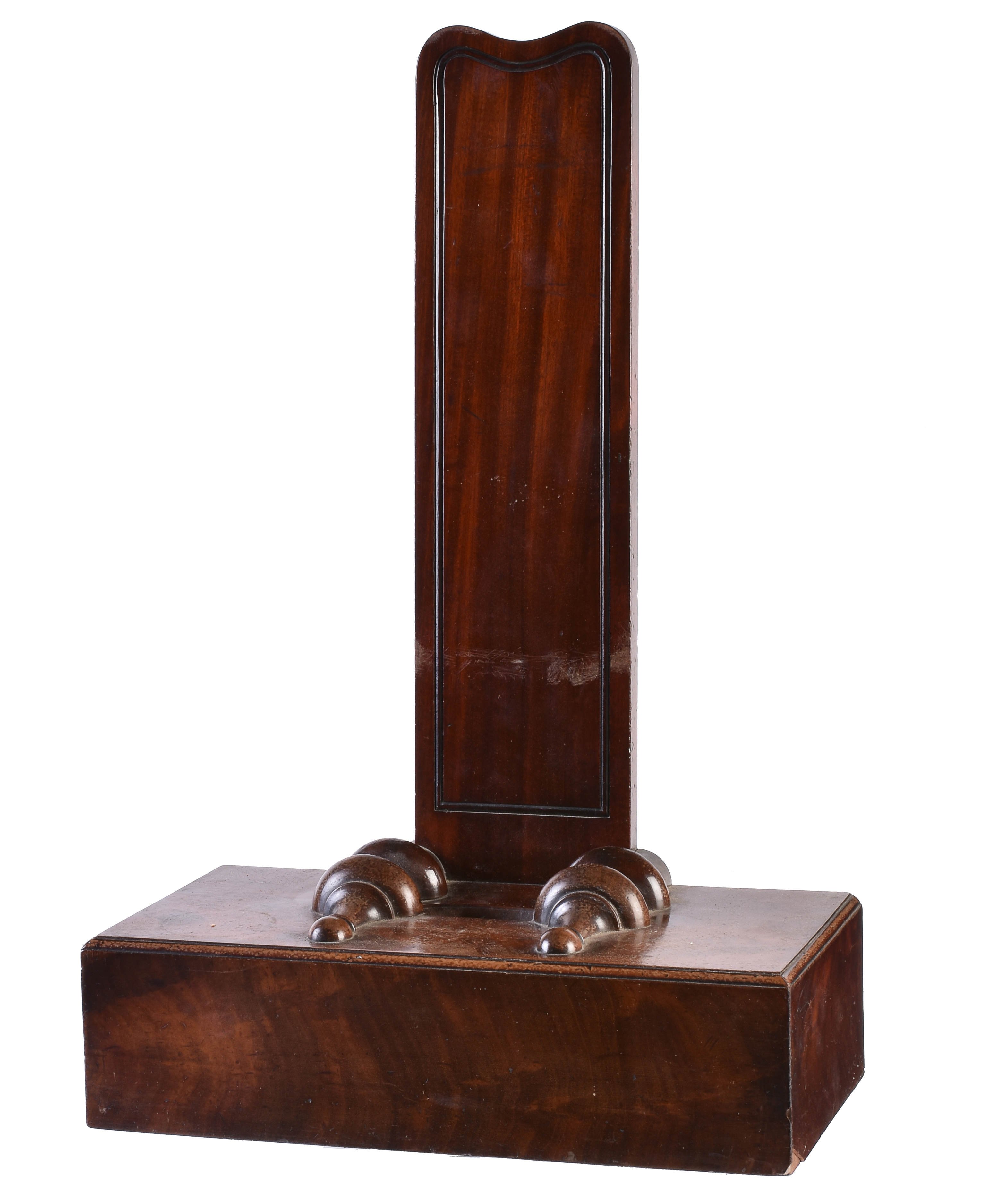 Inline Image - Lot 57: A George IV mahogany salver stand | Est. £300-500 (+fees)