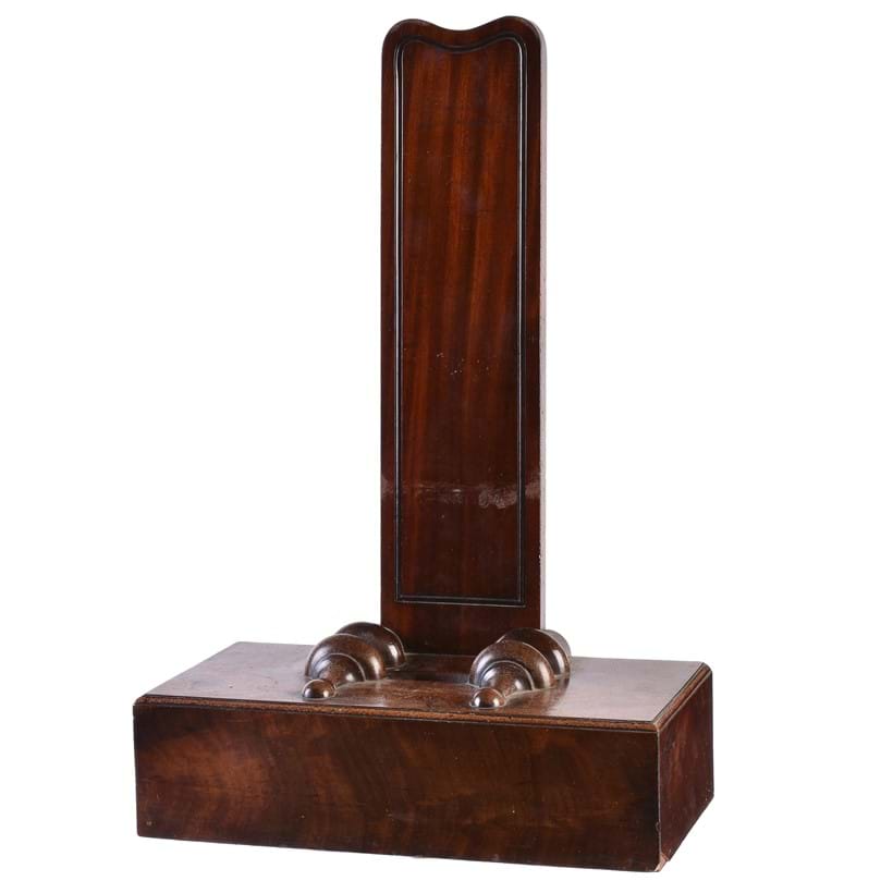 Inline Image - Lot 57: A George IV mahogany salver stand | Est. £300-500 (+fees)