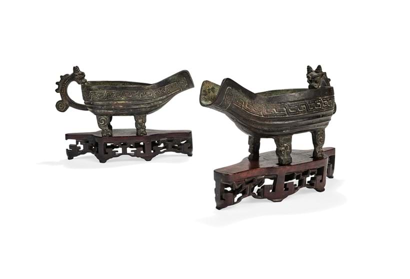 Inline Image - Lot 61 明代（或早）青铜匜（带铭文）一对, 29cm长, 3000-5000镑