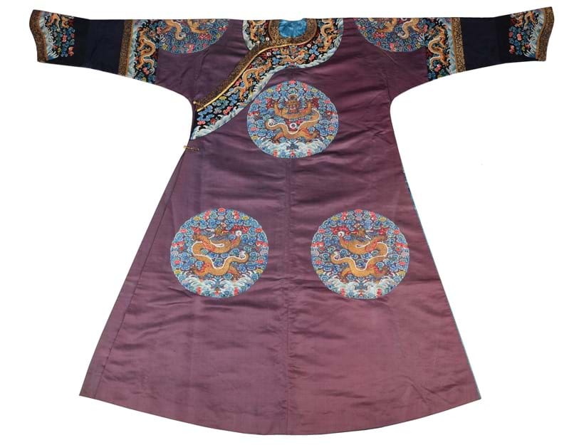 Inline Image - Figure 4: A rare Imperial Chinese eight dragon roundel robe, long pao, Daoguang period (1820-1850) | Sold for £40,000 (hammer price)