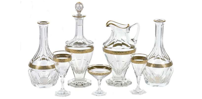 Inline Image - Lot 64: A modern Moser clear glass and gilt part table service; and a pair of Moser carafes similar | Est. £800-1,200 (+fees)