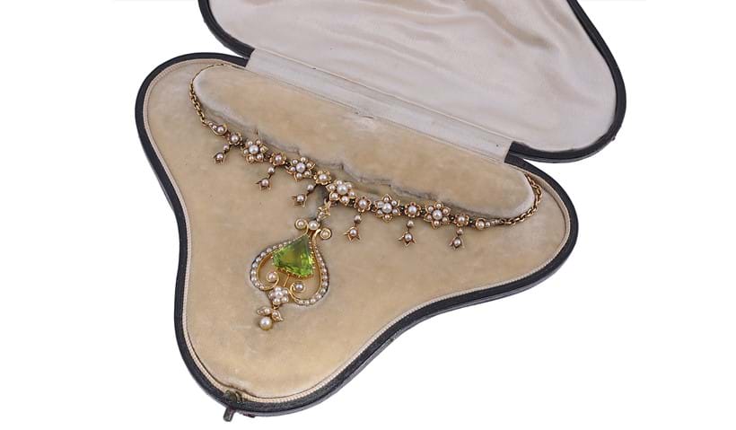 Inline Image - An Edwardian peridot and half pearl necklace, circa 1910 | Sold for £2,600 (hammer price), March 2013