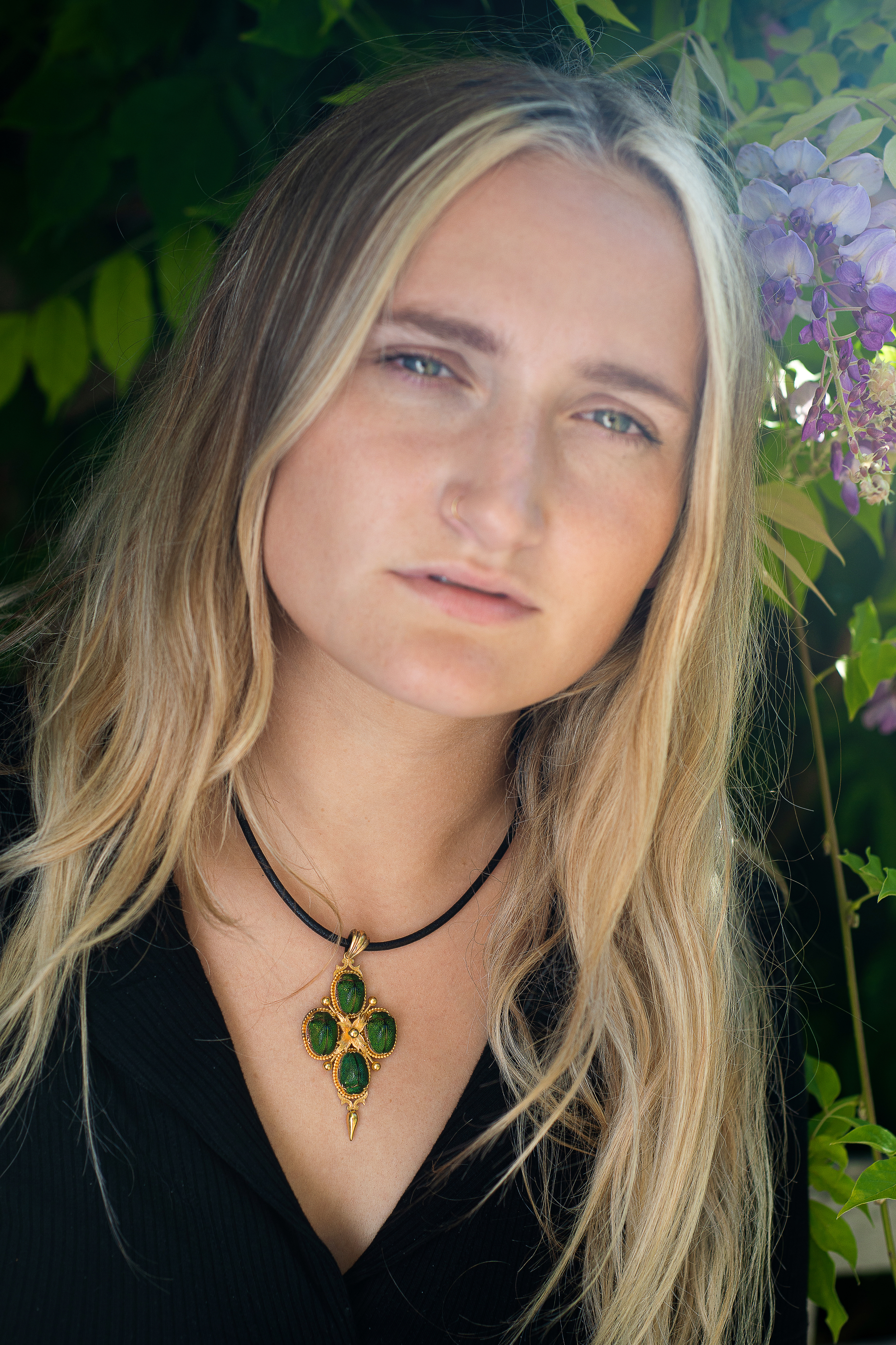 Inline Image - Lot 193: A mid Victorian gold and scarab beetle pendant, circa 1870 | Est. £150-250 (+fees)