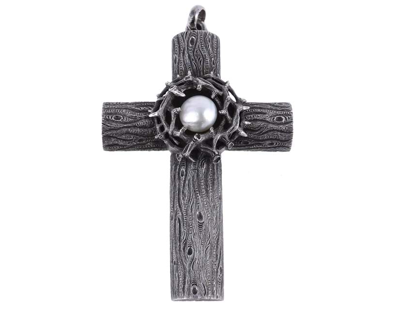 Inline Image - Lot 173: [Royal interest] A mid Victorian silver cross dedicated to the memory of Prince Albert, circa 1862 | Est. £300-500 (+fees)