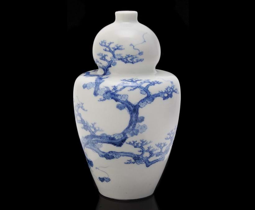 Inline Image - Lot 508: Kato Tomotaro (1851-1916): A Seto Porcelain Vase | Est. £600-800 (+fees)