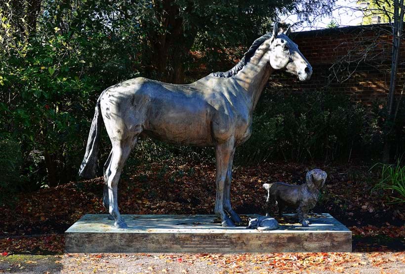 Inline Image - Lot 878: λ Caroline Wallace (British), Lord Gyllene, 1999, an impressive patinated bronze model of a race horse | Est. £30,000-50,000 (+fees)