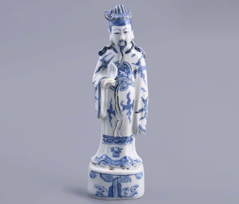 Inline Image - A rare Chinese blue and white figure of Zhongli Quan, Ming Dynasty, late 16th or early 17th century | Est. £3,000-5,000 (+fees)