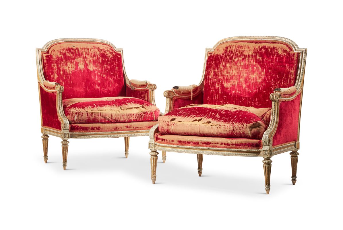 Lot 87: A LARGE PAIR OF LOUIS XVI STYLE PAINTED BERGERES, CIRCA 1900 