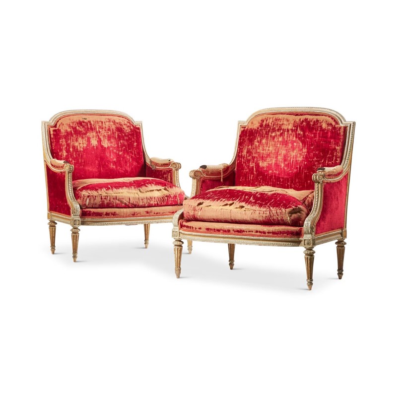 Lot 87: A LARGE PAIR OF LOUIS XVI STYLE PAINTED BERGERES, CIRCA 1900 