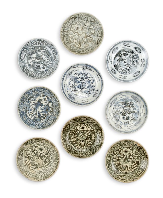 Lot 55: NINE VARIOUS BLUE AND WHITE 'BINH THUAN' SHIPWRECK DISHES, PROVINCIAL MING, CIRCA 1600