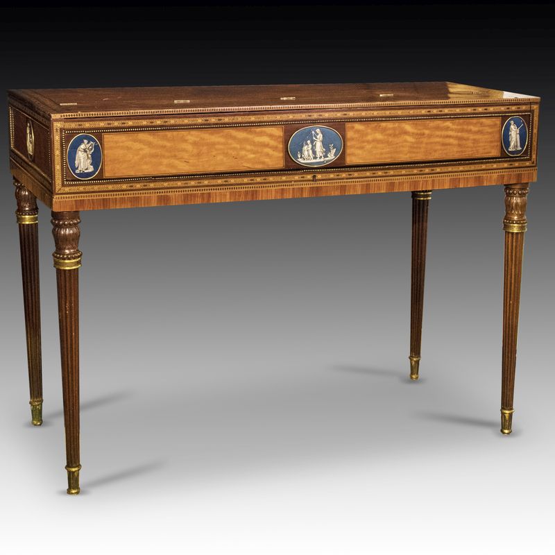 Lot 32: An English square piano, circa 1795