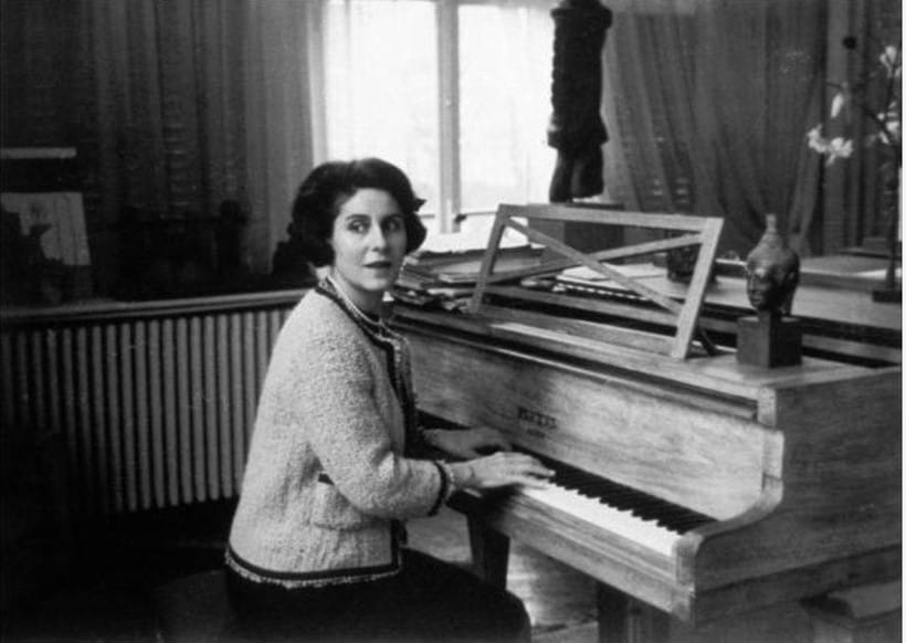 Inline Image - Madeleine Malraux Rehearsing on this piano in her NYC apartment in 1969 (Getty Images, number 965814132)