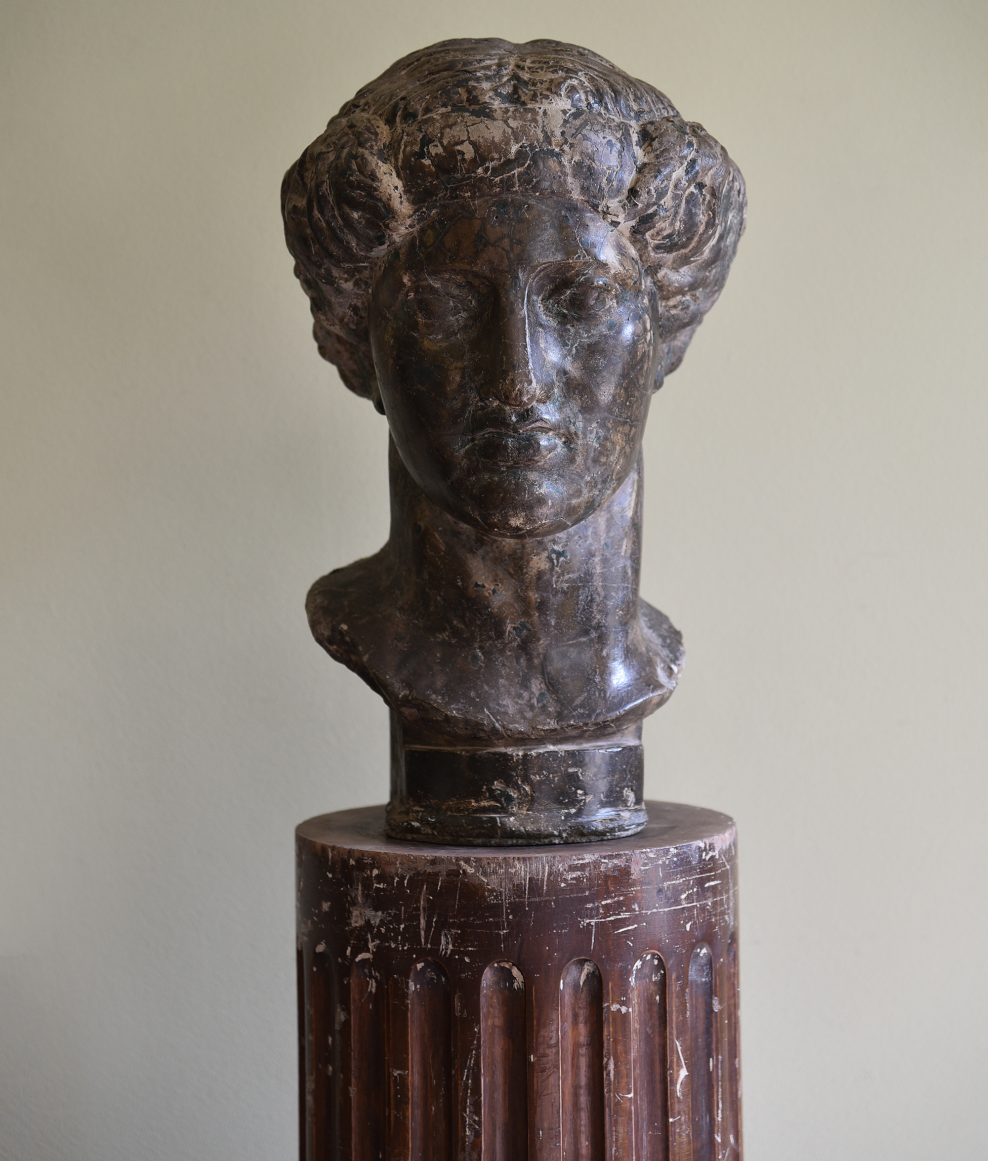 Inline Image - Lot 425: After the antique, an Italian scagliola head of the goddess Ariadne, 19th century | Est. £3,000-5,000 (+ fees)