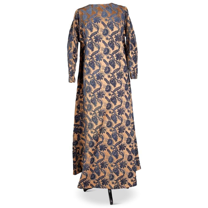Inline Image - A heavy curt velvey damask tunic form gown , 20th century | Est. £100-150 (+ fees)