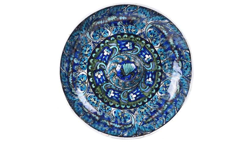 Inline Image - Lot 78: A William De Morgan 'Iznik' Charger, circa 1888-1897, decorated by Charles Passenger | Est. £600-800 (+ fees)
